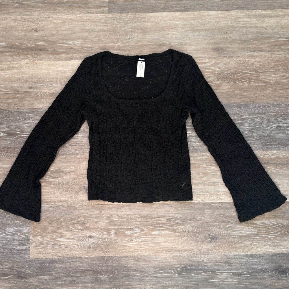 Old Navy Textured Lace Scoop Neck Top - Picture 4 of 13